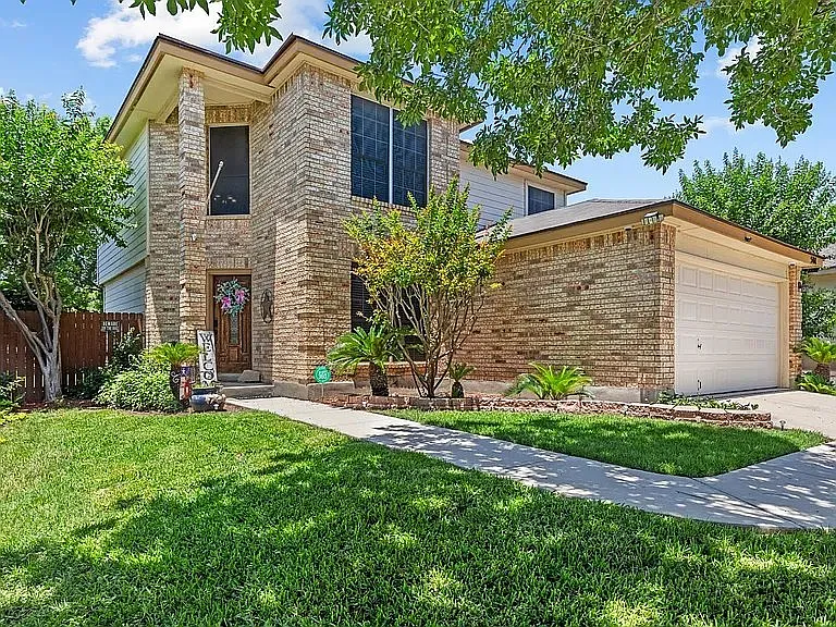 5011 Wood Glen Dr — Photo 1