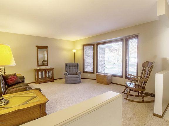 5th image of 5256 Oakdale Dr