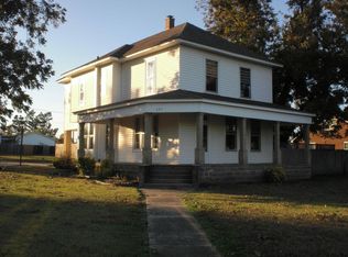 502 W 6th St, Rector, AR 72461