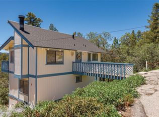 956 Deer Trail Ln, Fawnskin, CA 92333
