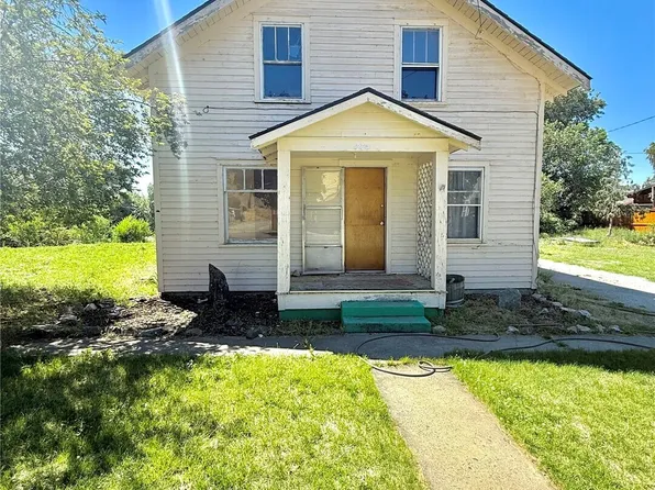 224 Bartlett Avenue E, Omak, WA 98841