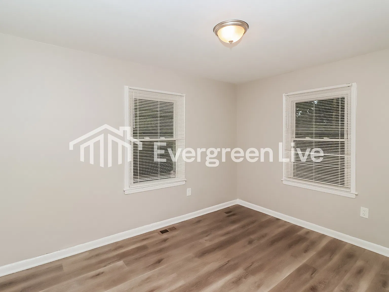 2 bed, 1.0 bath, 696 sqft, $1,195 — Photo 3