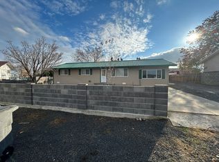 6010 W Okanogan Loop, Kennewick, WA 99336