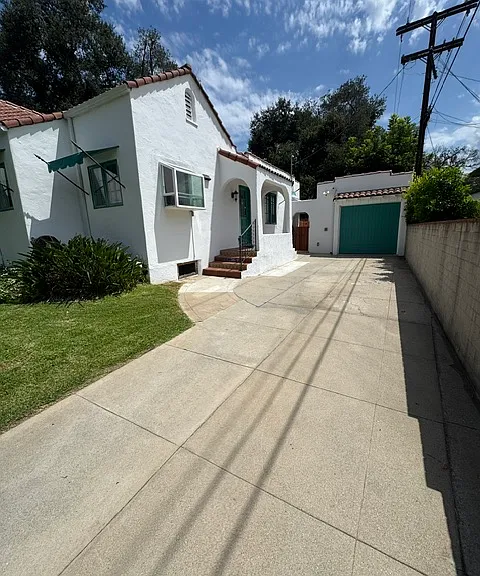 1562 N Mar Vista Ave — Photo 30
