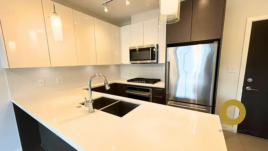 1 bed, 1.0 bath, 634 sqft, $2,100 — Photo 1