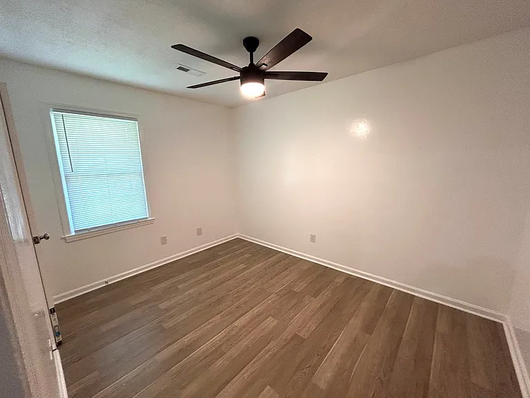401 Bluebell Ave — Photo 27