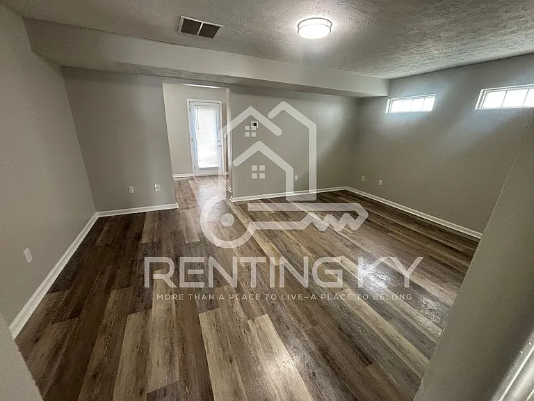 1419 Westwood Dr — Photo 14