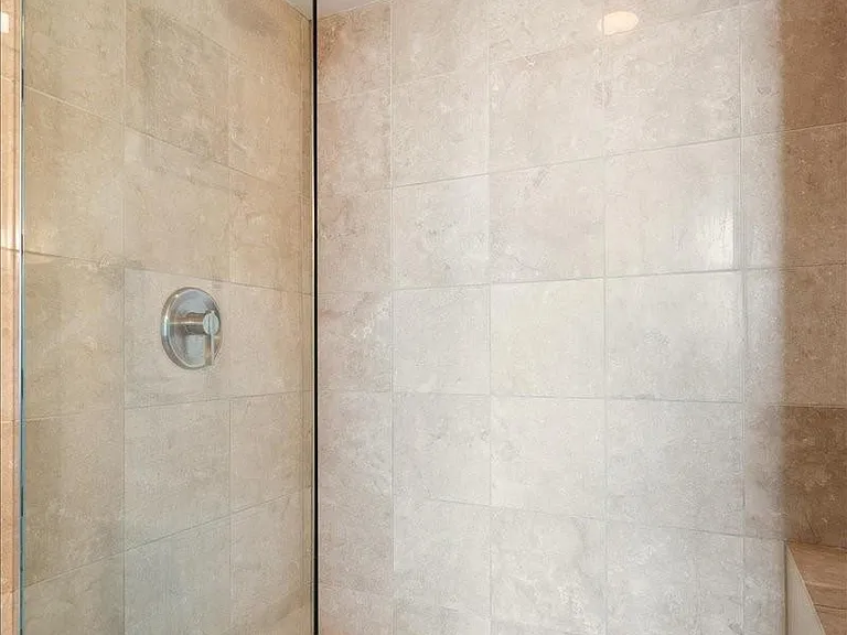 915 Franklin St #9G — Photo 12