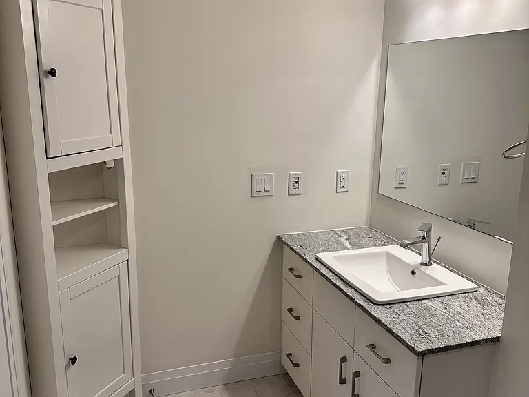 104 Garment St #408 — Photo 9