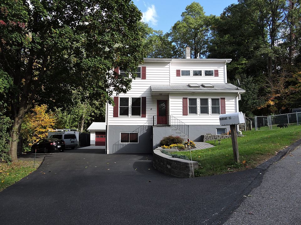 1st image of 15 Skylark Dr