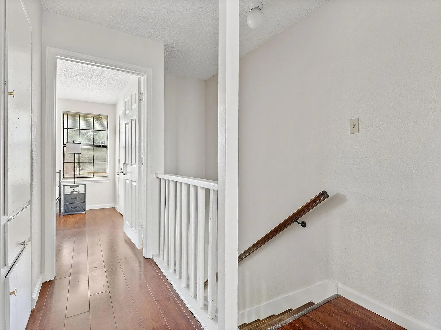 3 bed, 1.5 bath, 1021 sqft, $728 — Photo 3