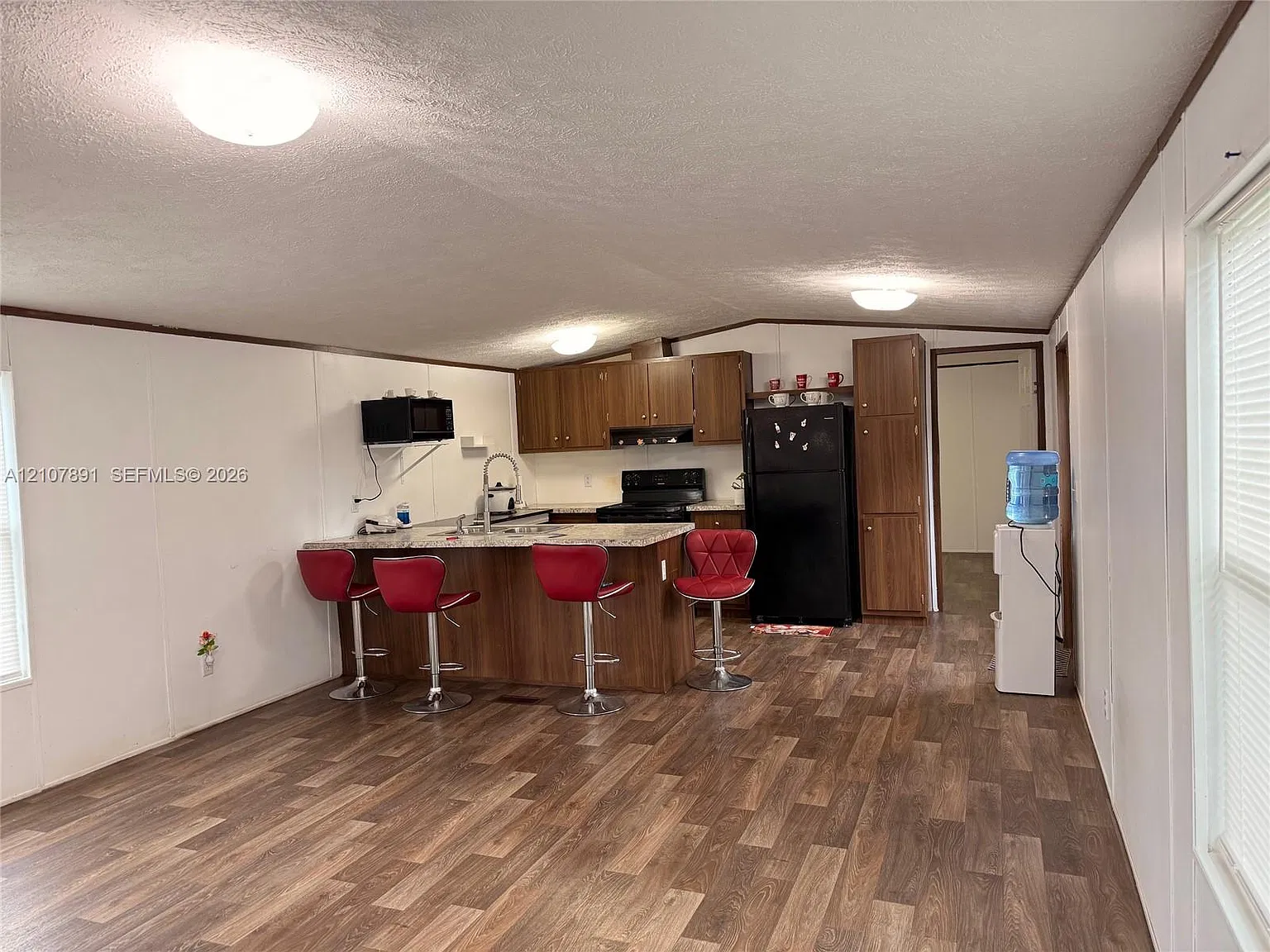 3 bed, 2.0 bath, $1,800 — Photo 4
