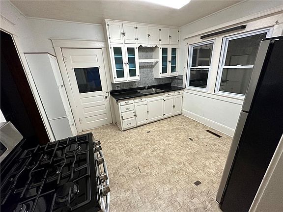 2nd image of 826 S Ash Ave