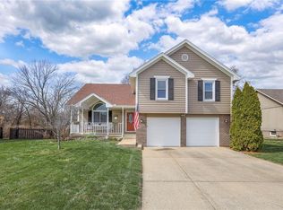 648 SE Ashton Dr, Lees Summit, MO 64063