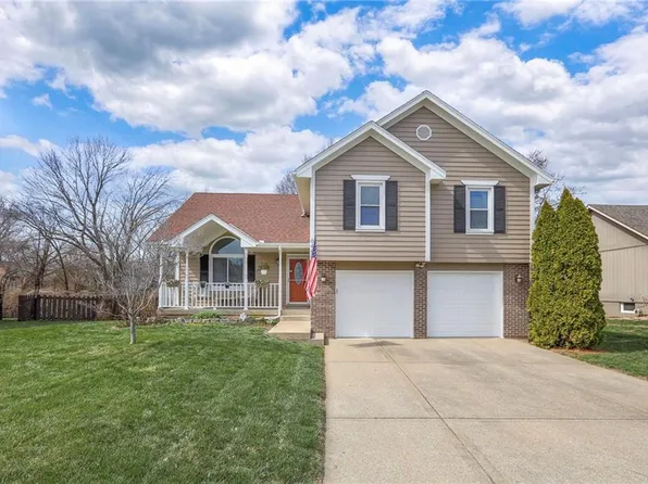 648 SE Ashton Dr, Lees Summit, MO 64063