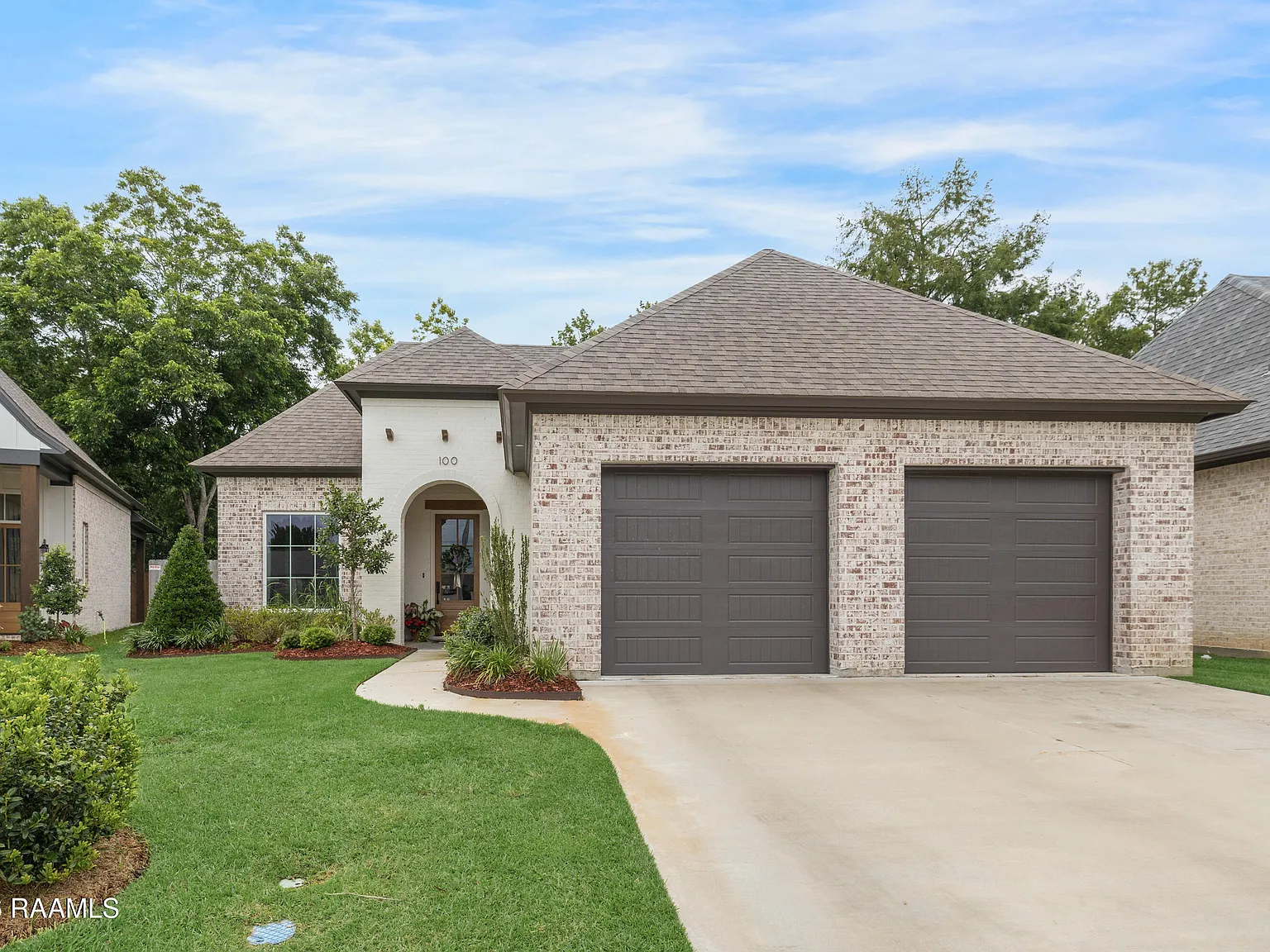 3 bed, 2017 sqft, $2,800 — Photo 2
