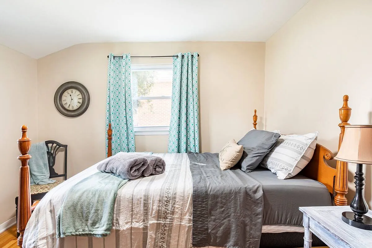 3 bed, $3,300 — Photo 3