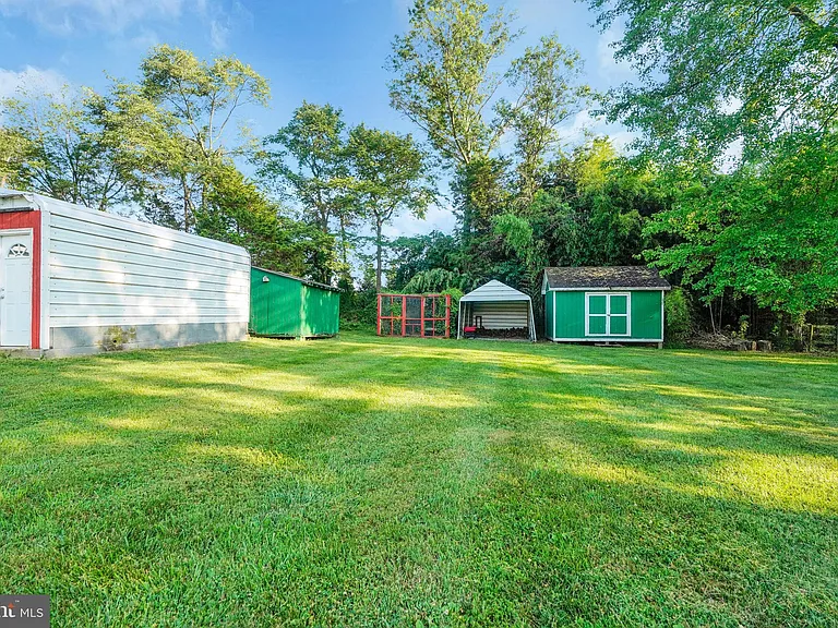 13209 Thornton Dr — Photo 5