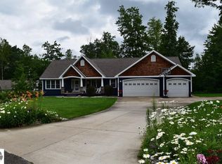 3270 Autumn Leaf Dr, Traverse City, MI 49686