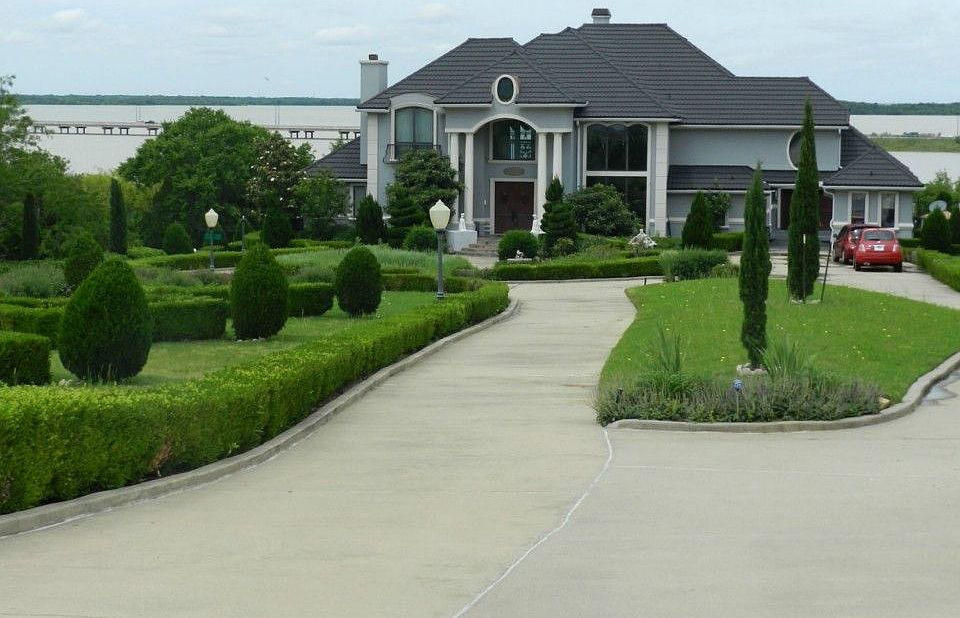1st image of 1039 Mallard Pointe Dr
