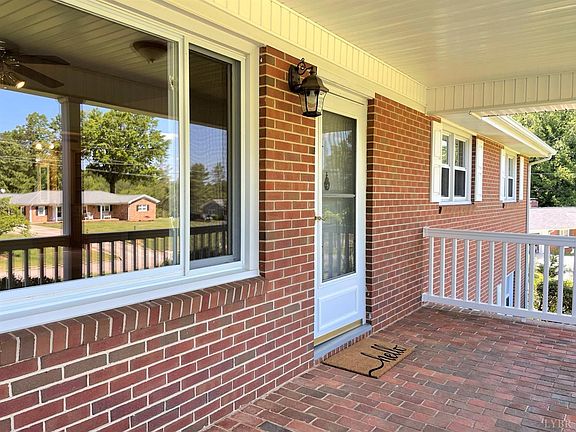3rd image of 113 Hollyberry Dr Lot 5