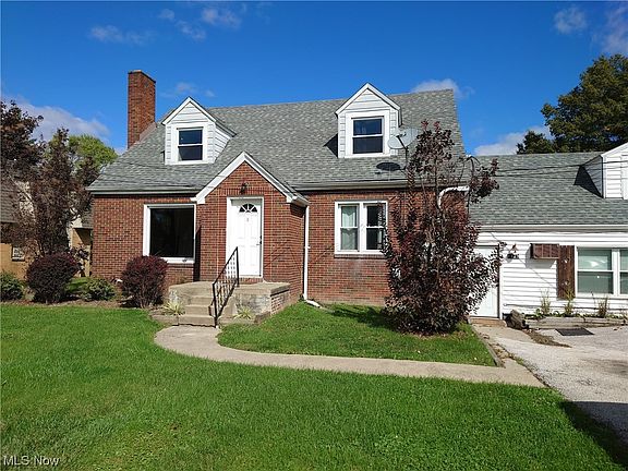 2nd image of 1320 W Montrose St