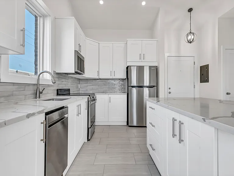 18-20 4th Ave #103 — Photo 3