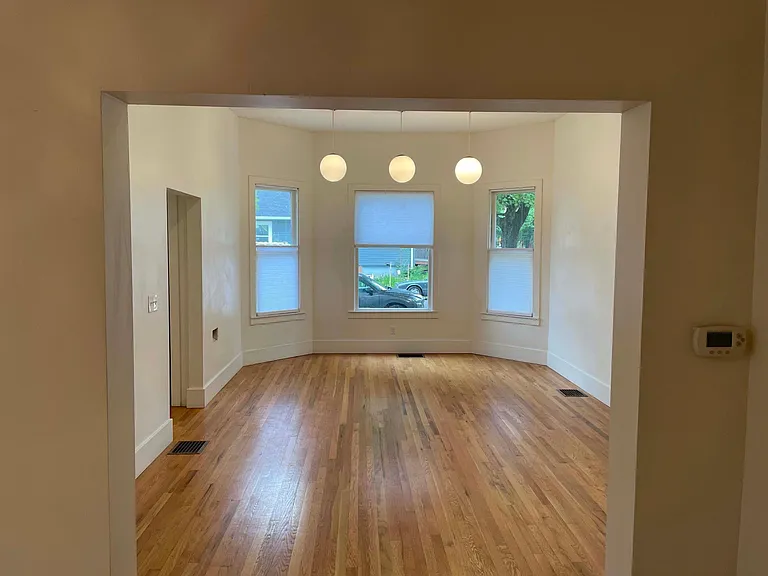 3634 NE Cleveland Ave — Photo 2