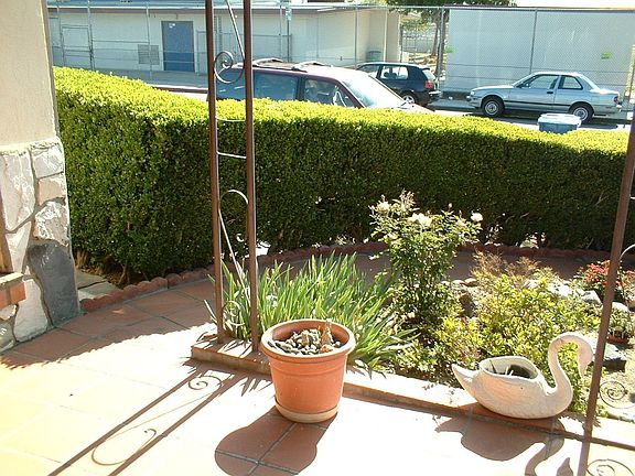 Front courtyard area