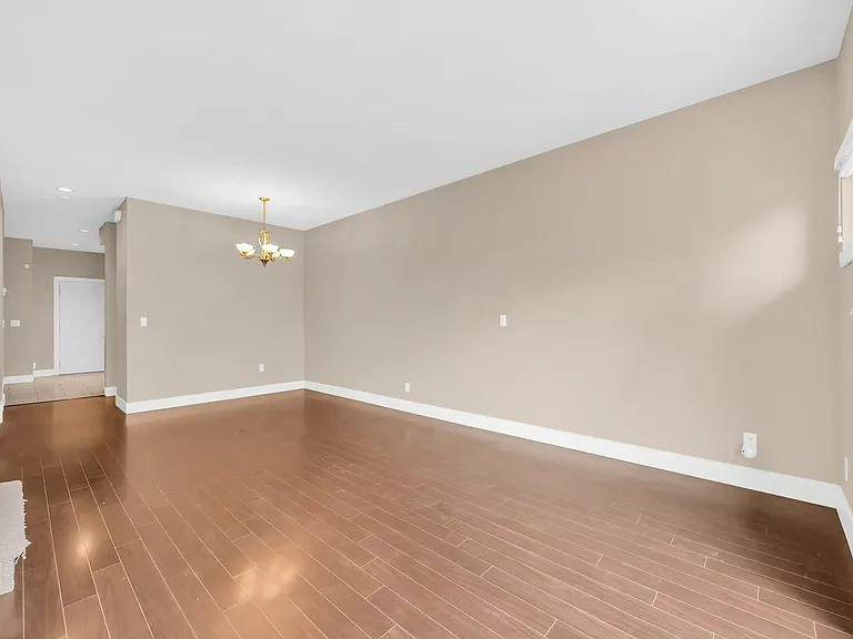 15933 86a Ave — Photo 8