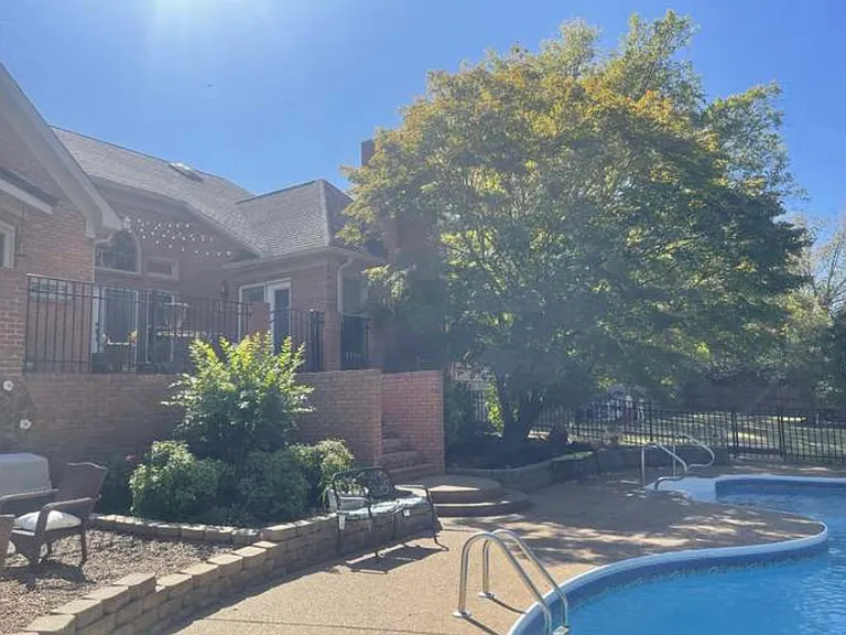 380 Lakeview Cir — Photo 15