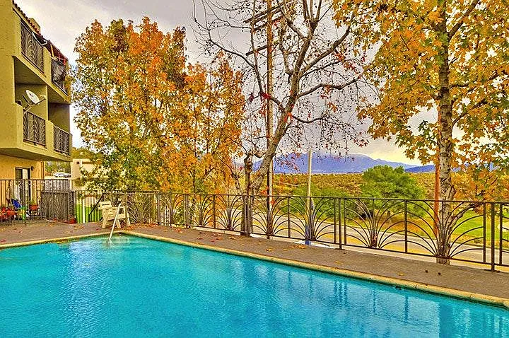 2 bed, 800 sqft, $2,100 — Photo 3