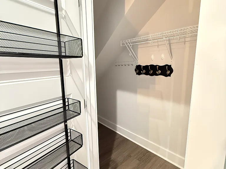 585 Hazel Pl #A — Photo 8