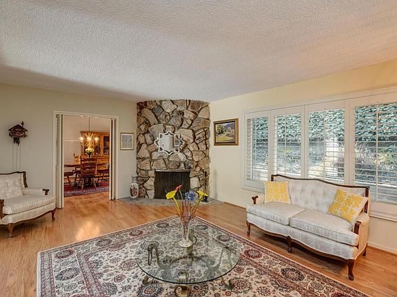 2nd image of 3976 El Lado Dr