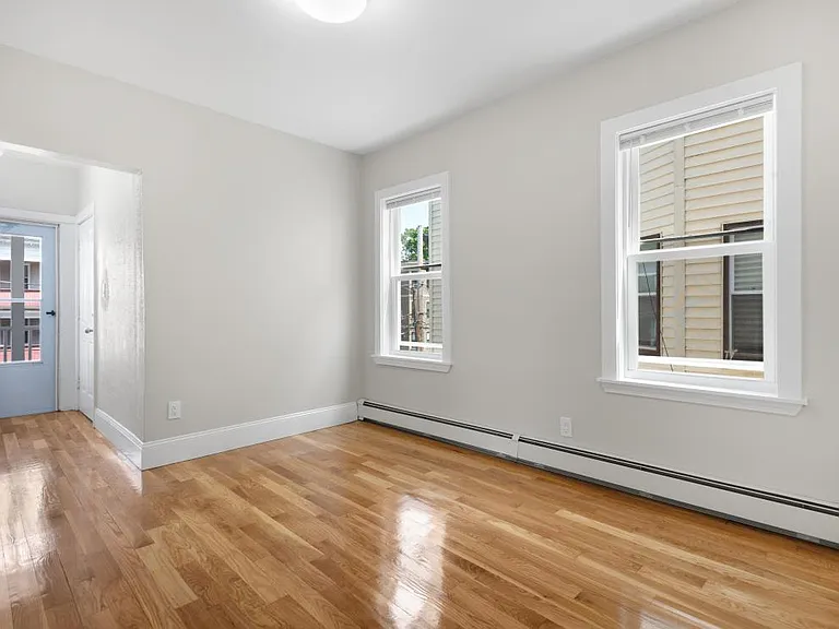 19 Crowell St #2 — Photo 3