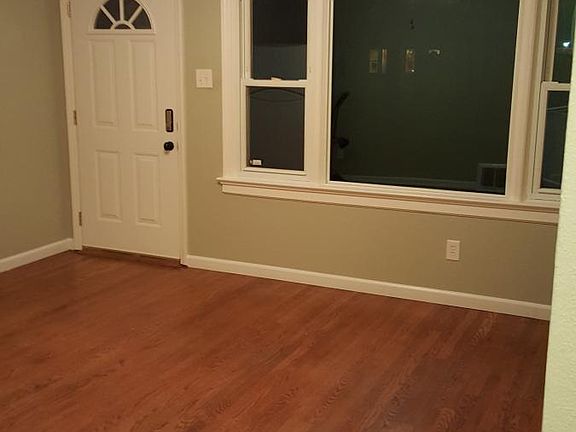 3rd image of 14 Louise Ct