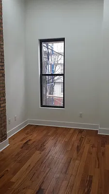 Sold by Voro, LLC | media 13