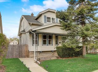 1109 S 73rd St, West Allis, WI 53214