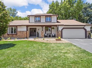 135 Cedar Mill Dr, Saint Charles, MO 63304