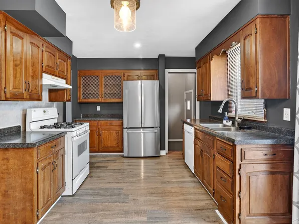 5452 Goetz Ct, Bay City, MI 48706