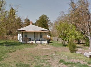 1520 Youngs Rd, Petersburg, VA 23803