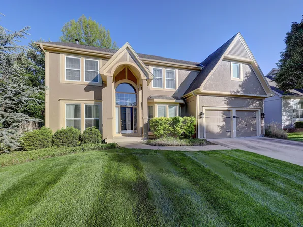 4907 W 157th Pl, Overland Park, KS 66224