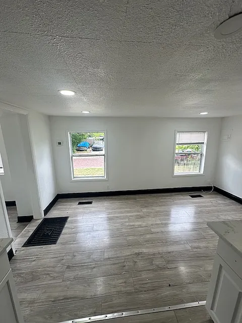 1 bed, 800 sqft, $1,800 — Photo 3