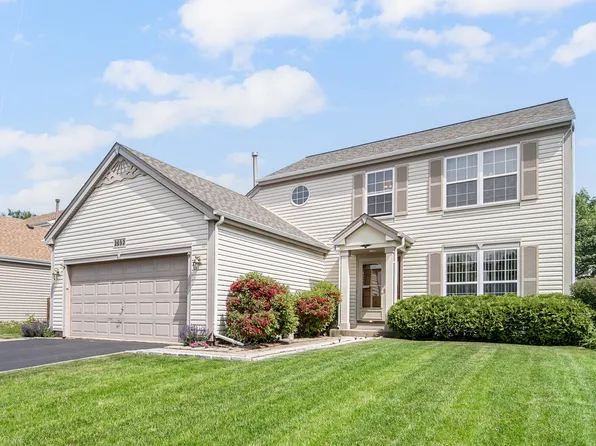 2802 Forestview Dr, Carpentersville, IL 60110