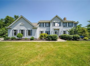 6975 Auburn Ridge Dr, Painesville, OH 44077