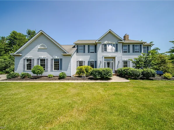 6975 Auburn Ridge Dr, Painesville, OH 44077