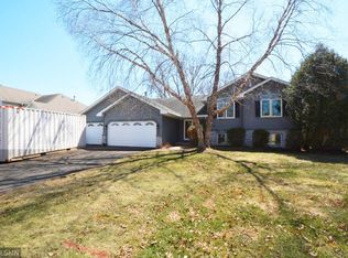 7725 Upper 20th St N, Oakdale, MN 55128