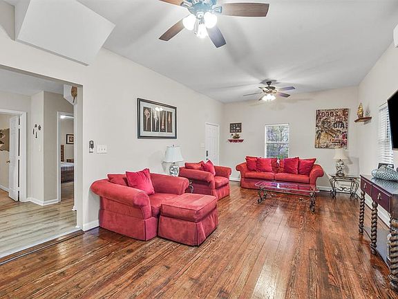 2nd image of 3802 Avenue M