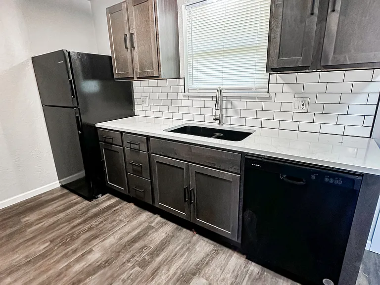 4710 NW Motif Manor Blvd #B — Photo 5