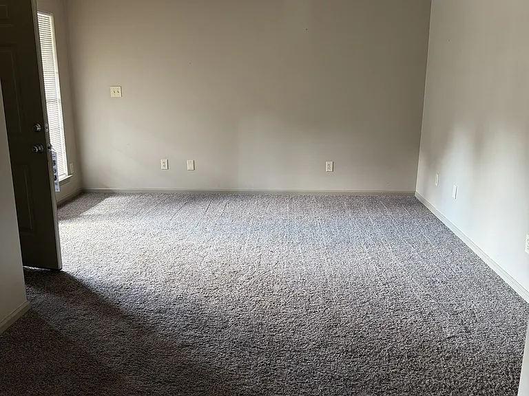 5004 Chancellor Sq NW #D — Photo 5